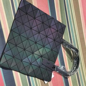 🚫Sold🚫 Geometric Design handbag. Changes colors!